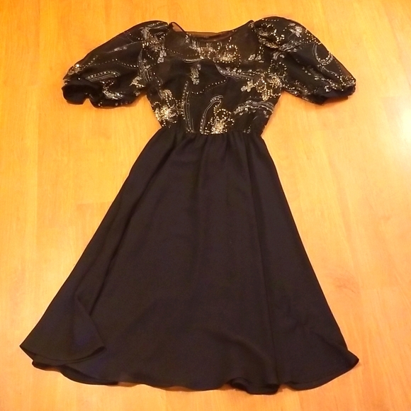 Gold Vintage Puff Sleeve Dress - Picture 4 of 7